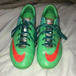 Nike mercurial soccer cleats